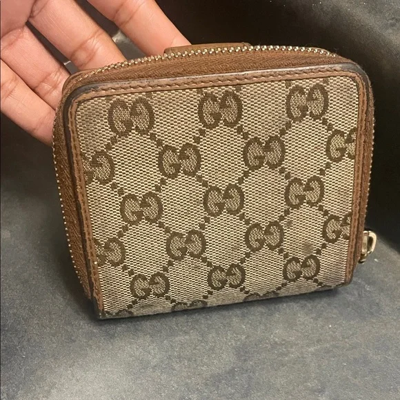 Gucci Tan and Brown Monogram Wallet - Picture 4 of 4